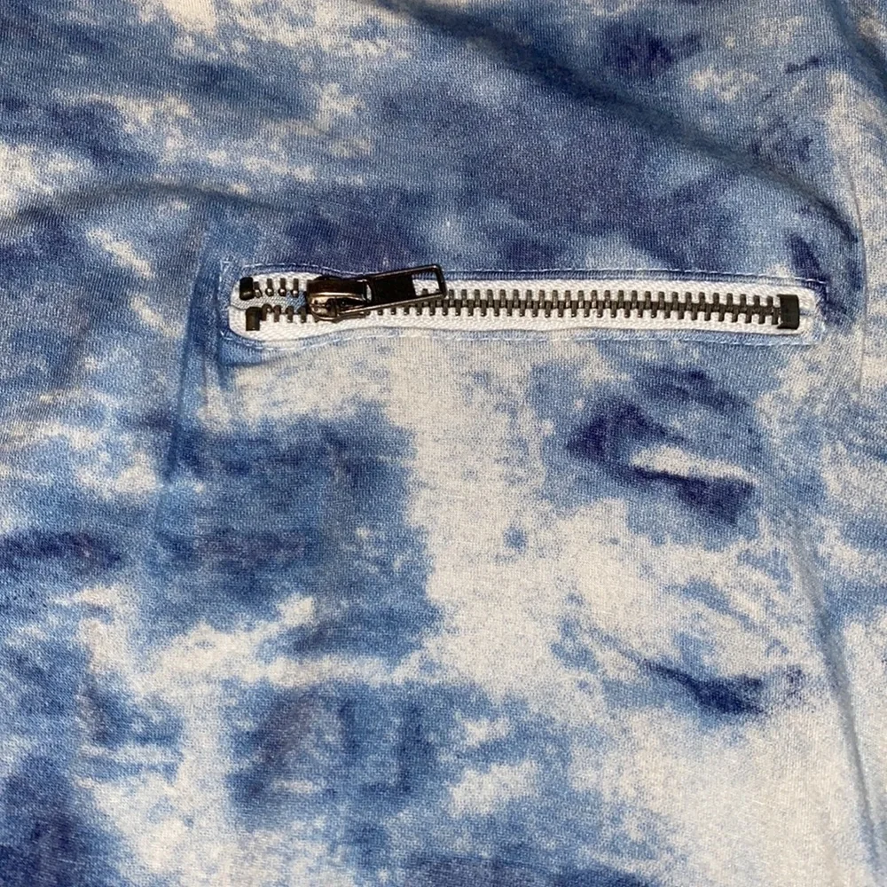Forever 21 long sleeve - Picture 3 of 4